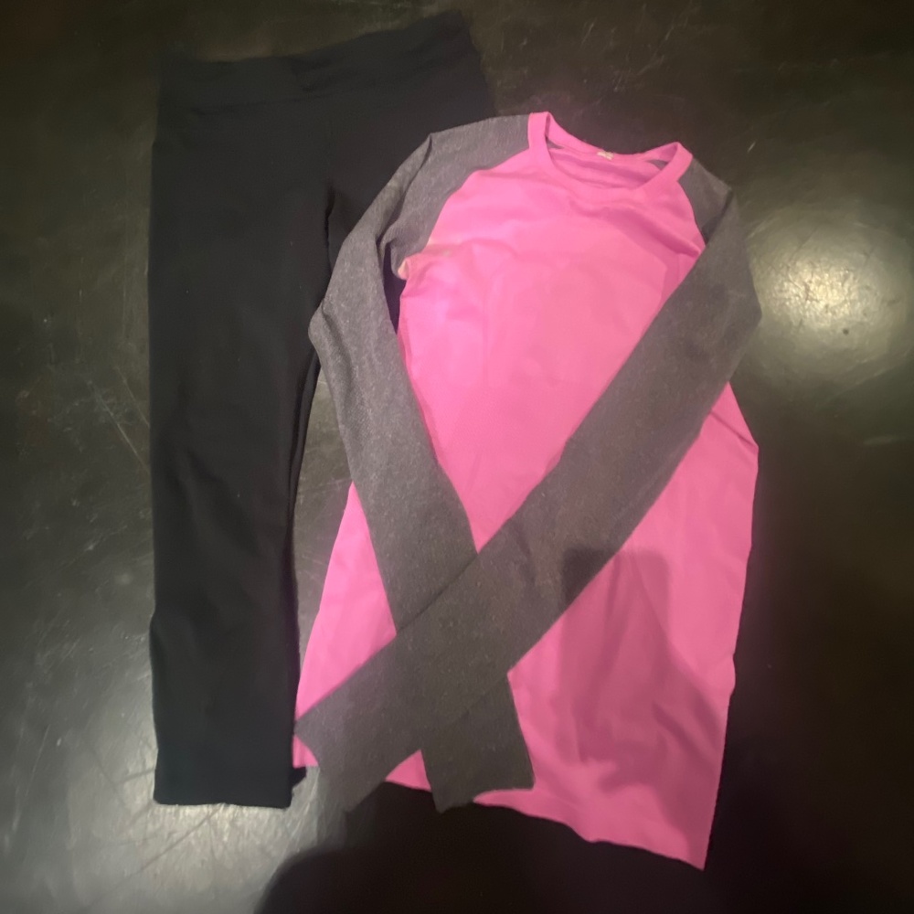 Lululemon long sleeve swiftly tech and cropped black leggings